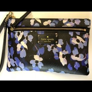 *SOLD*  Kate Spade Tinie Grove Street Wristlet